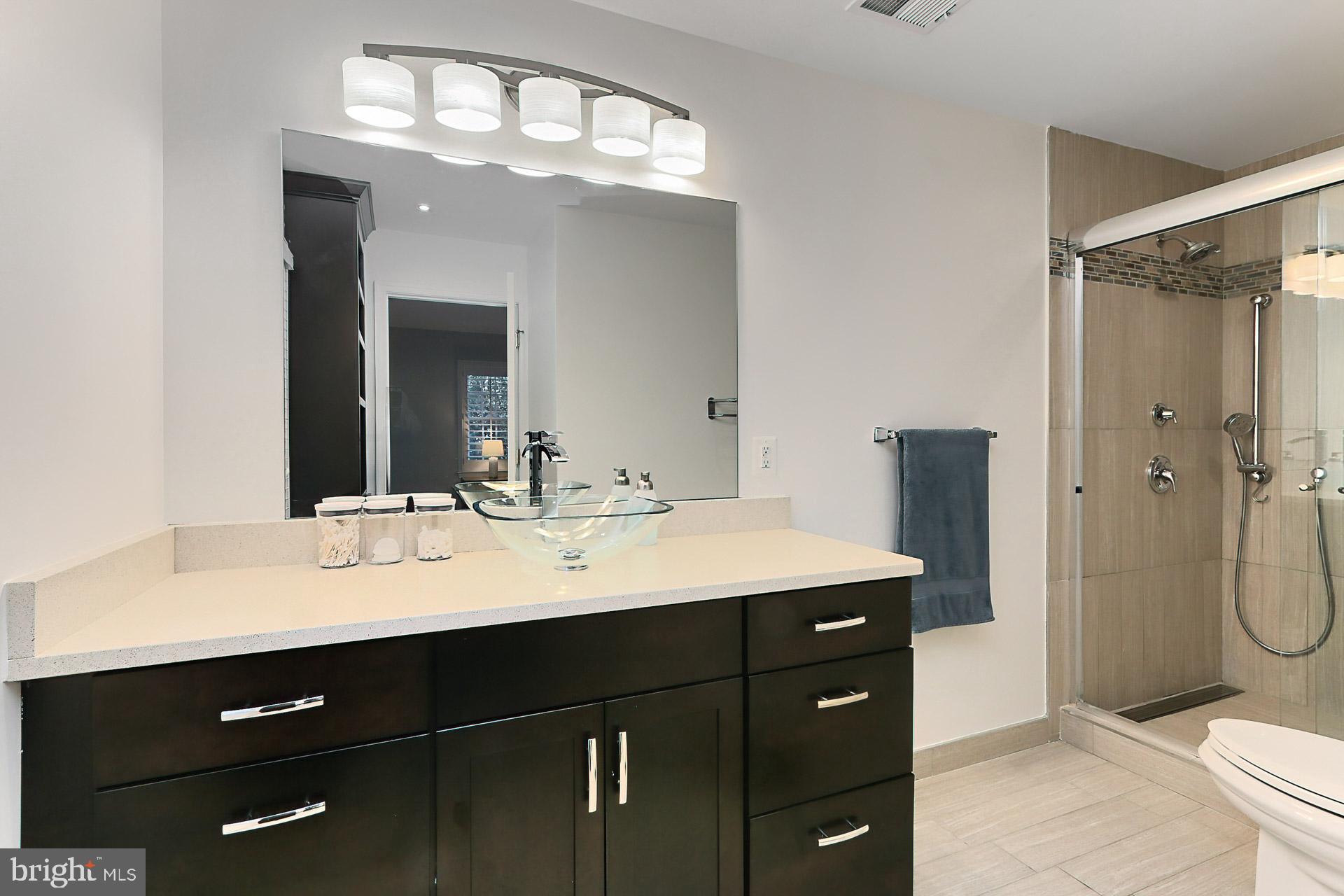 LAKEVALE COURT - Residential