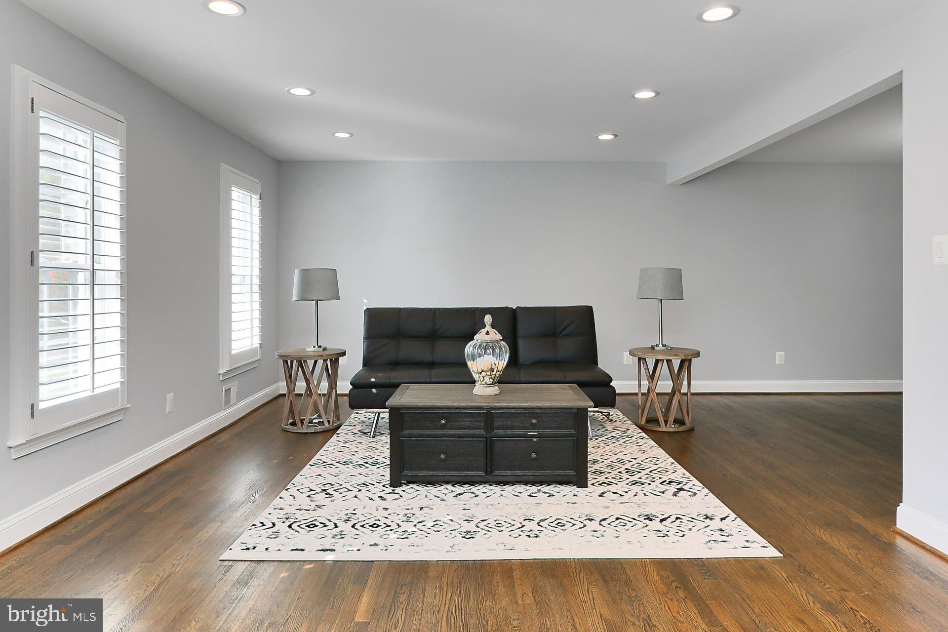 LAKEVALE COURT - Residential