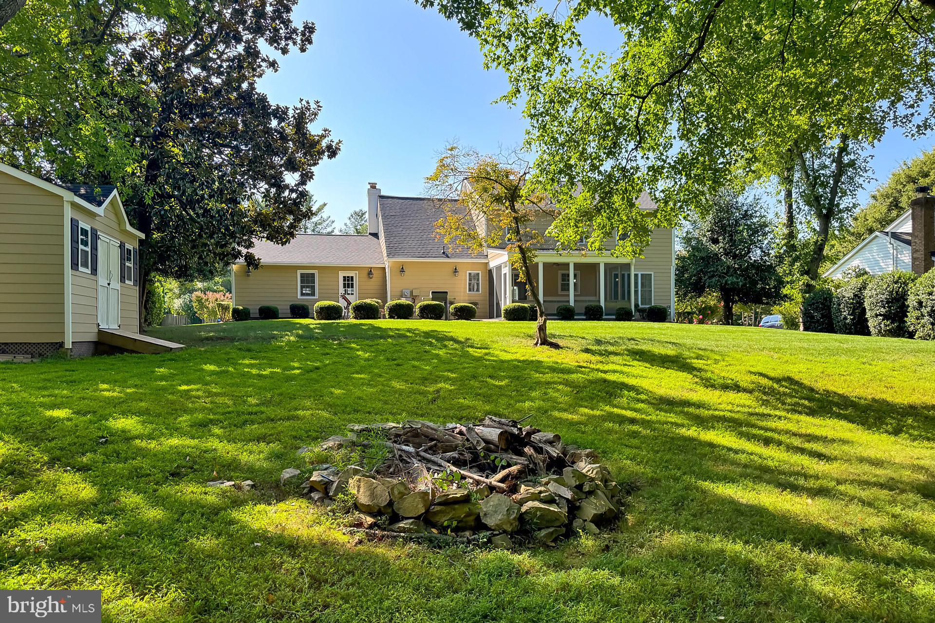 LAKEVALE COURT - Residential