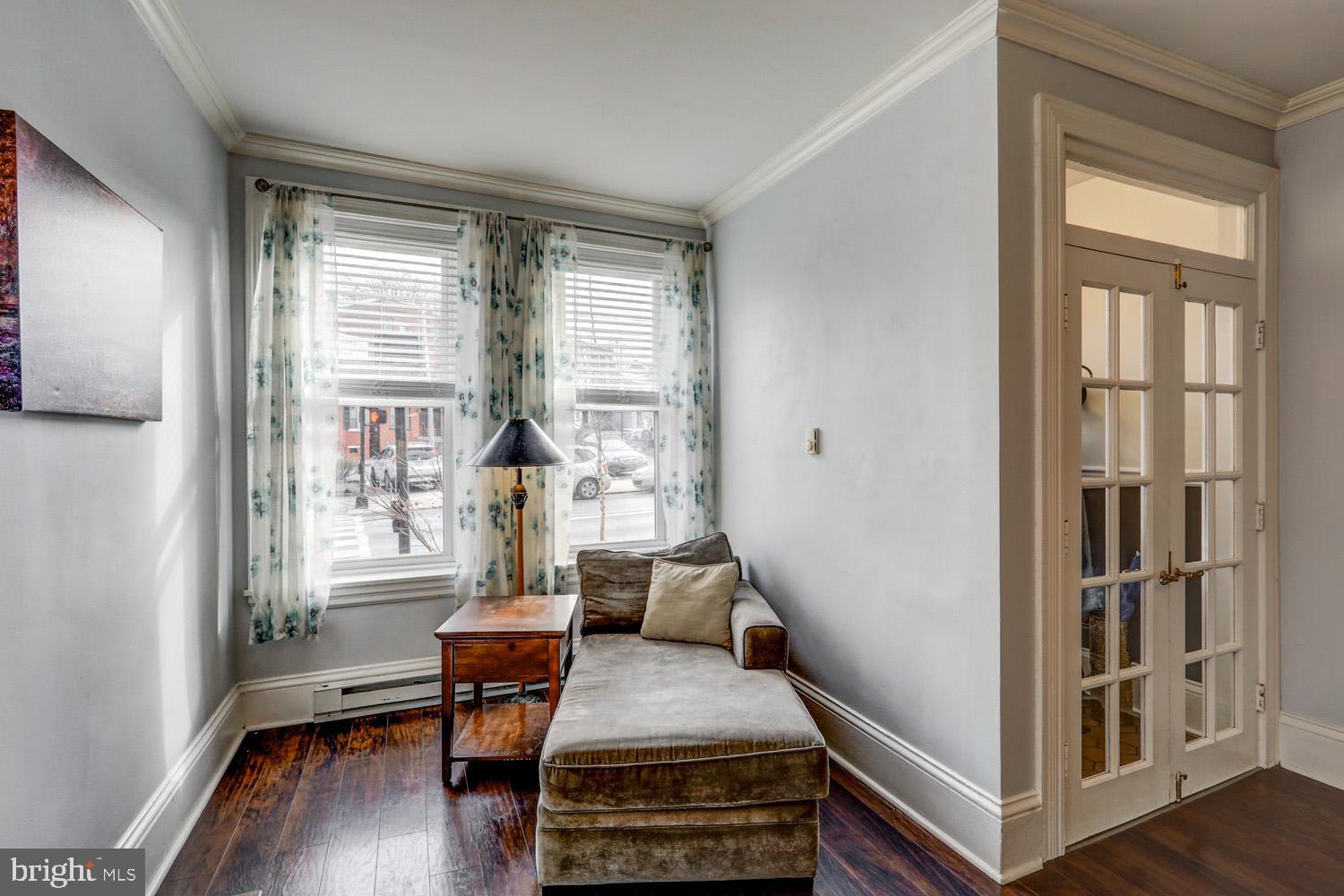 CHESTNUT HILL - Residential