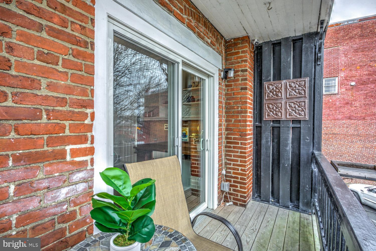 CHESTNUT HILL - Residential