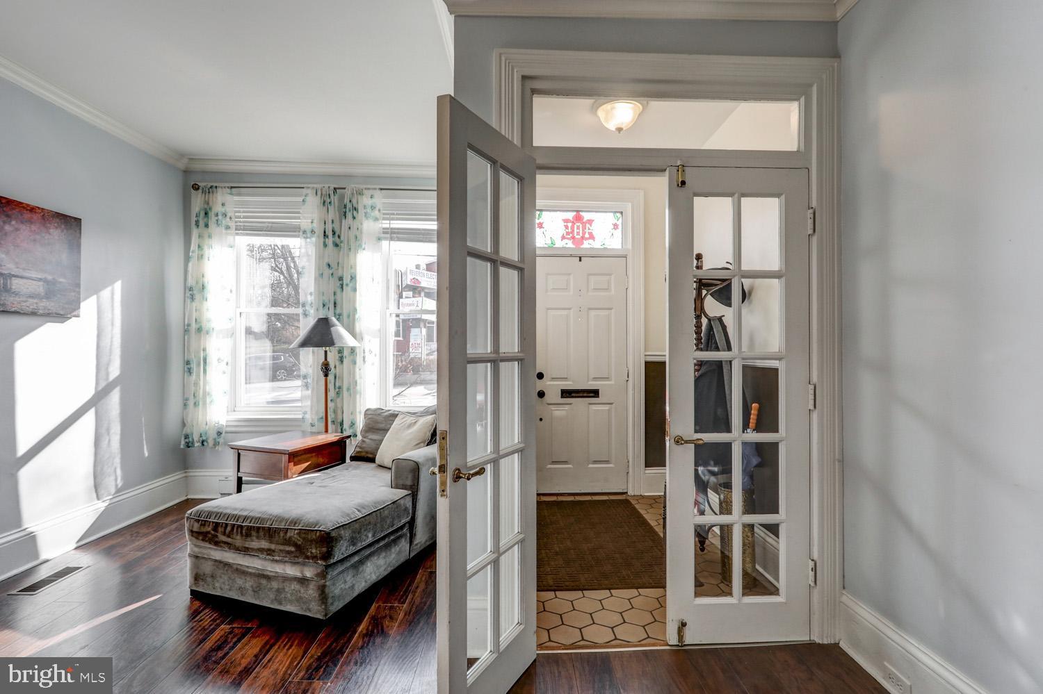 CHESTNUT HILL - Residential