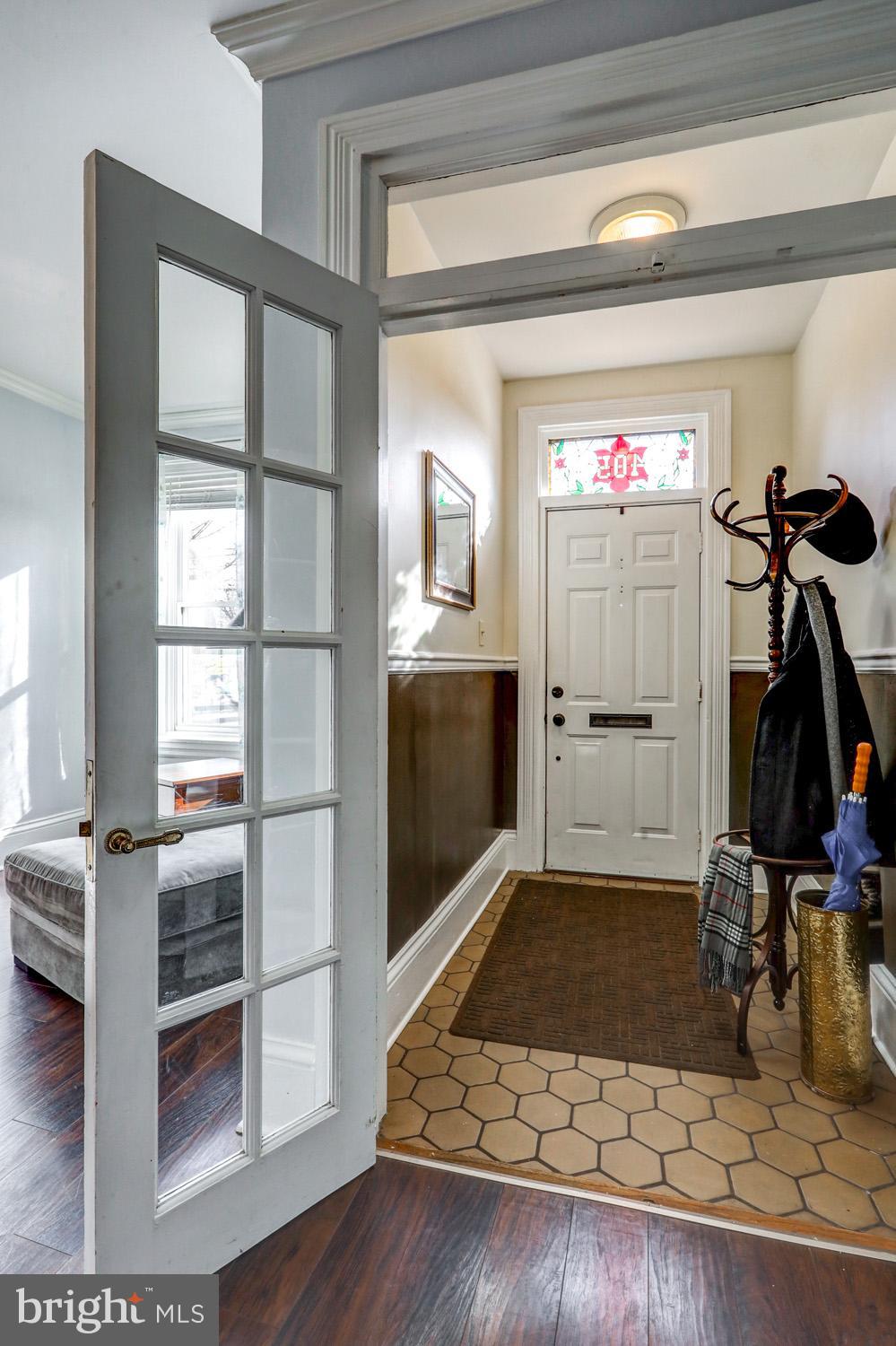 CHESTNUT HILL - Residential