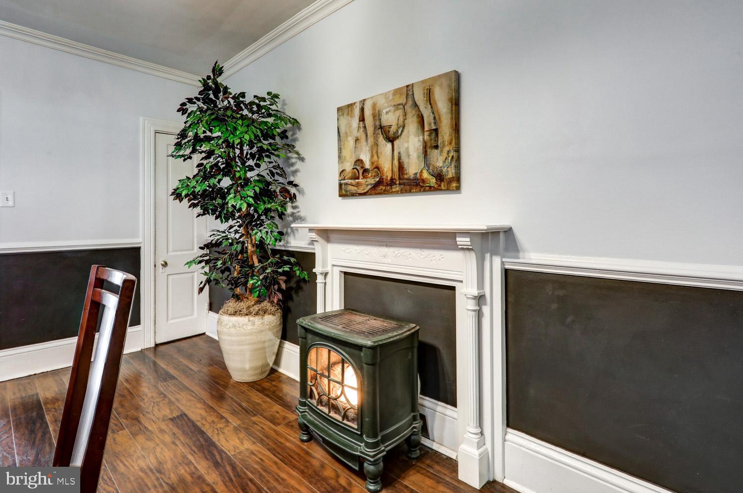 CHESTNUT HILL - Residential