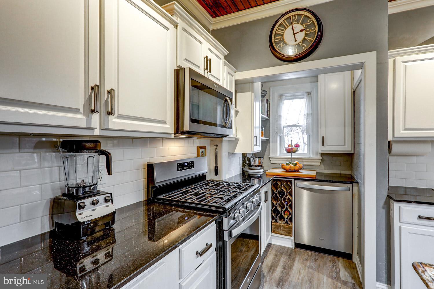 CHESTNUT HILL - Residential