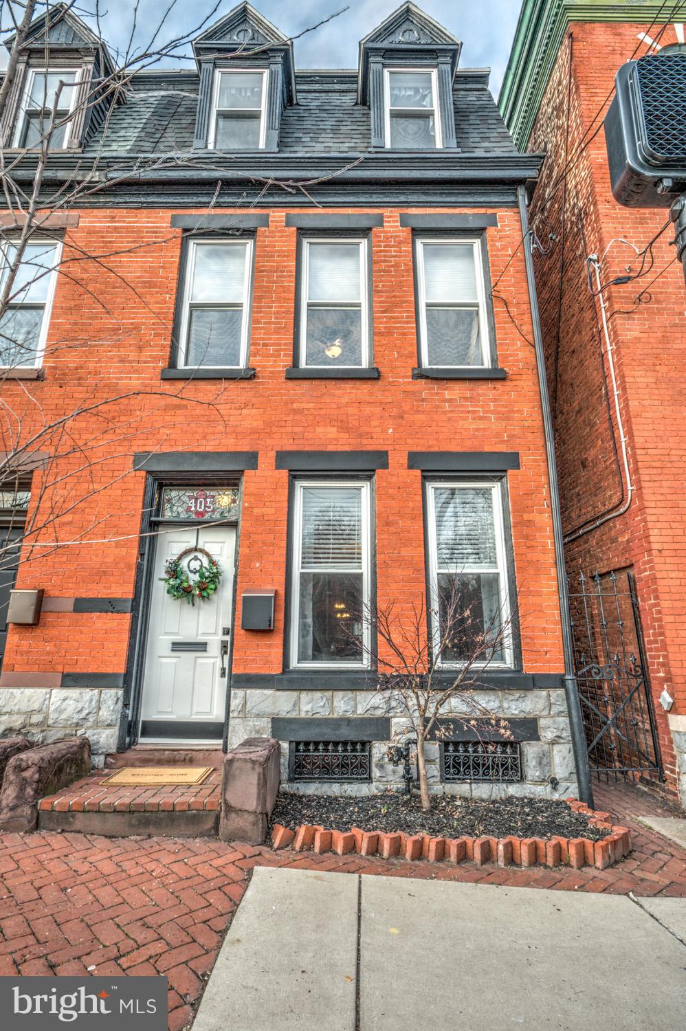 CHESTNUT HILL - Residential