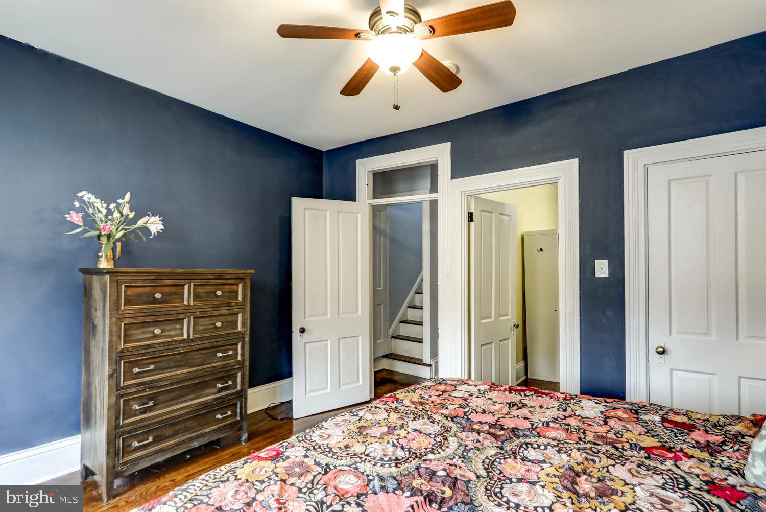 CHESTNUT HILL - Residential