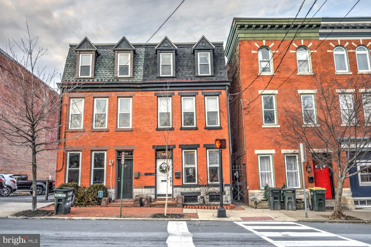 CHESTNUT HILL - Residential