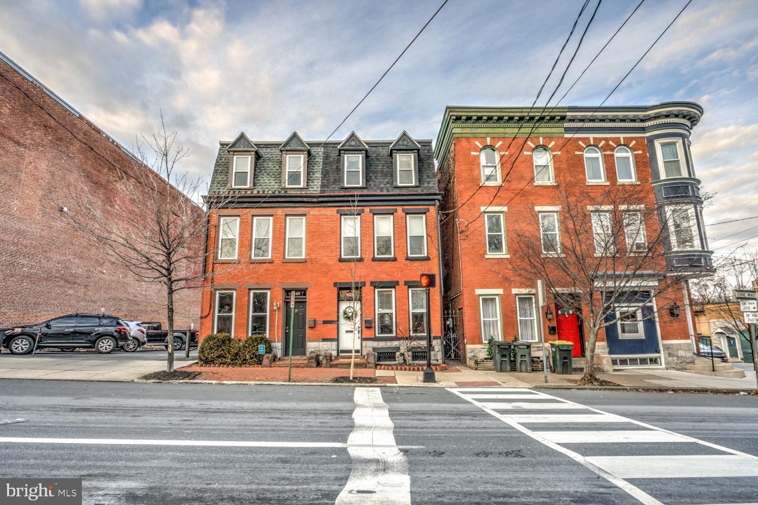 CHESTNUT HILL - Residential