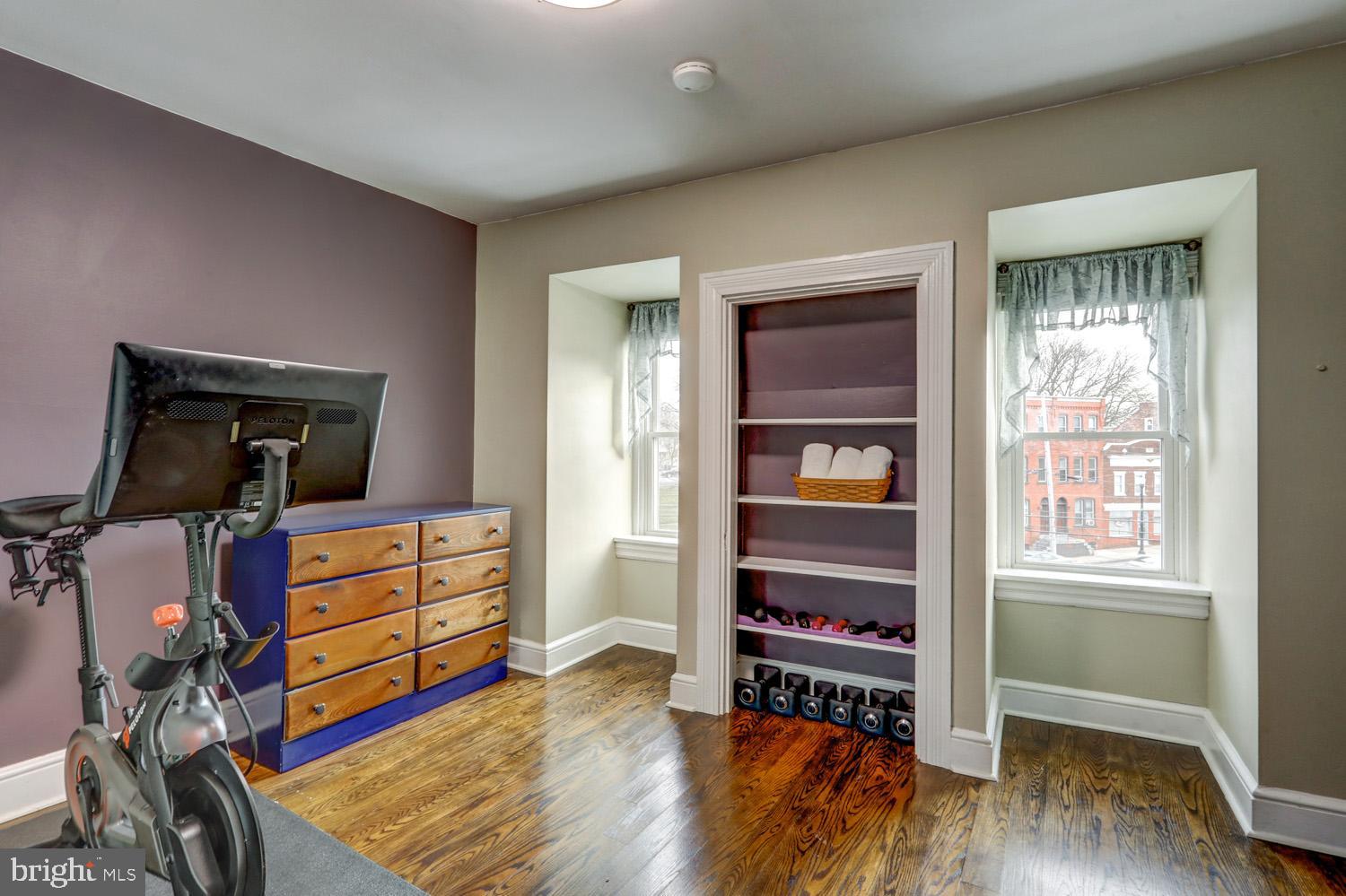 CHESTNUT HILL - Residential