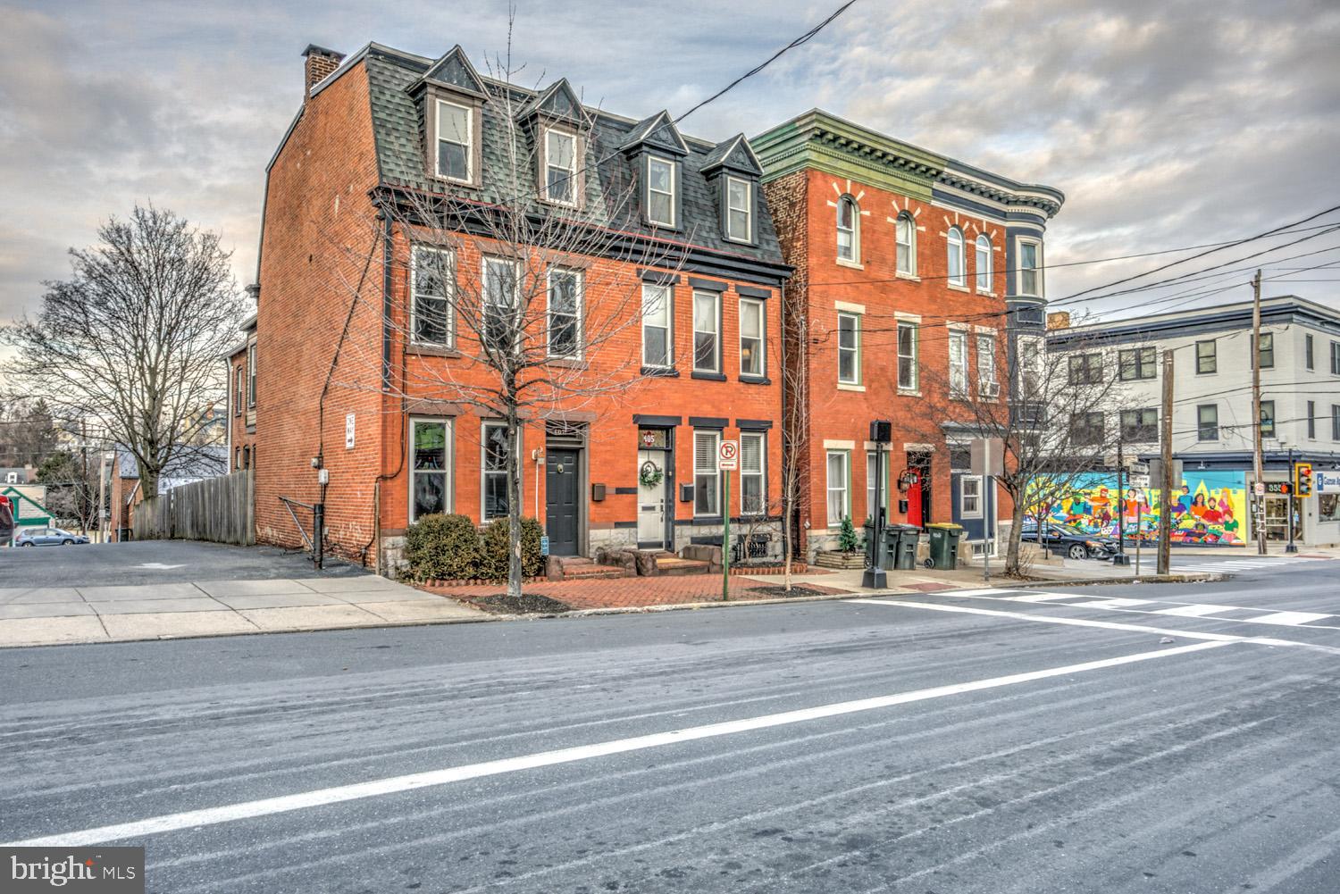 CHESTNUT HILL - Residential