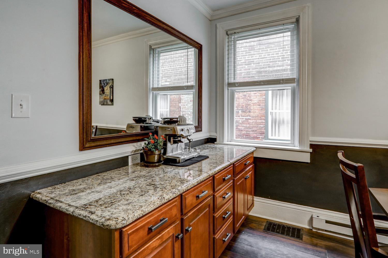 CHESTNUT HILL - Residential