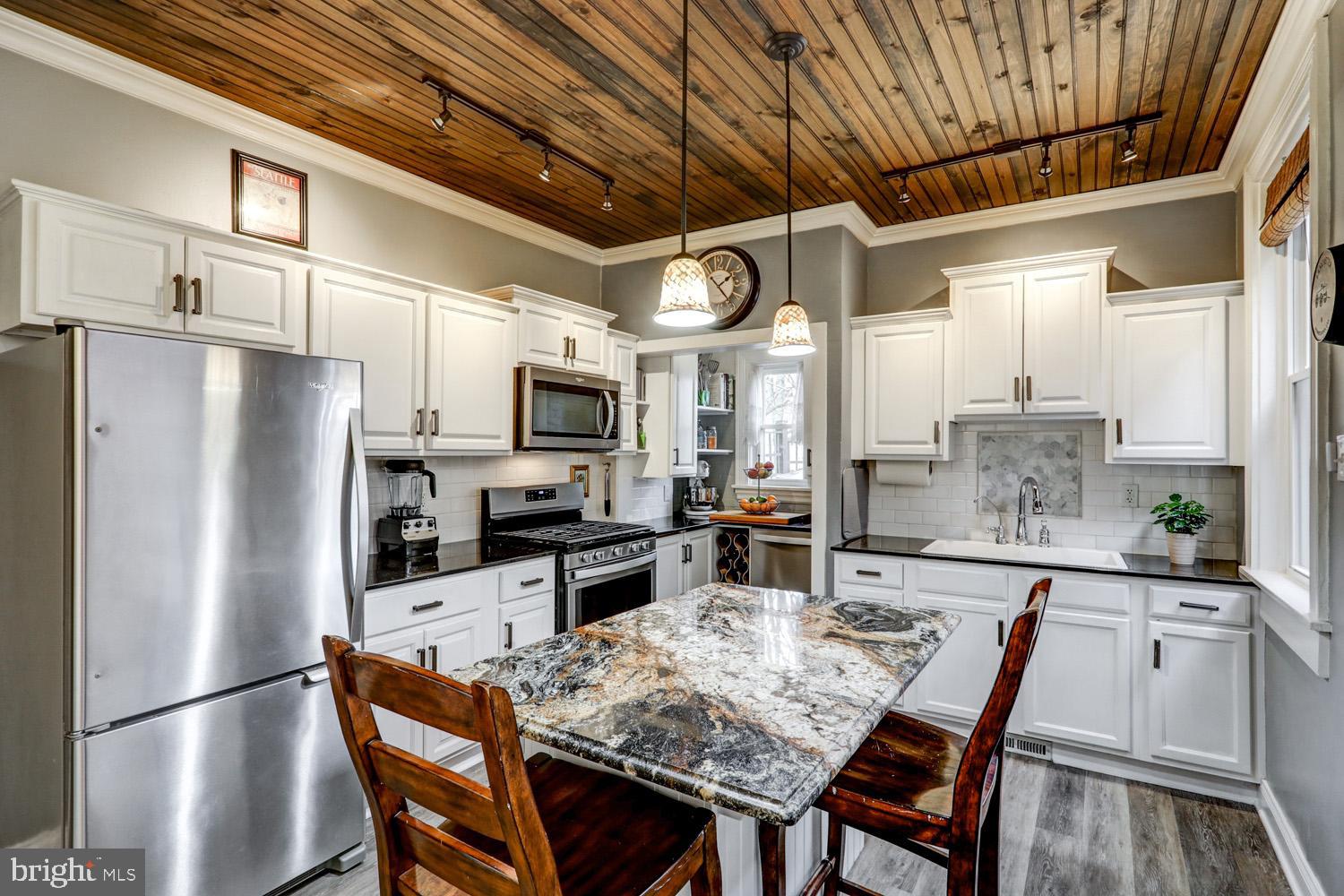CHESTNUT HILL - Residential