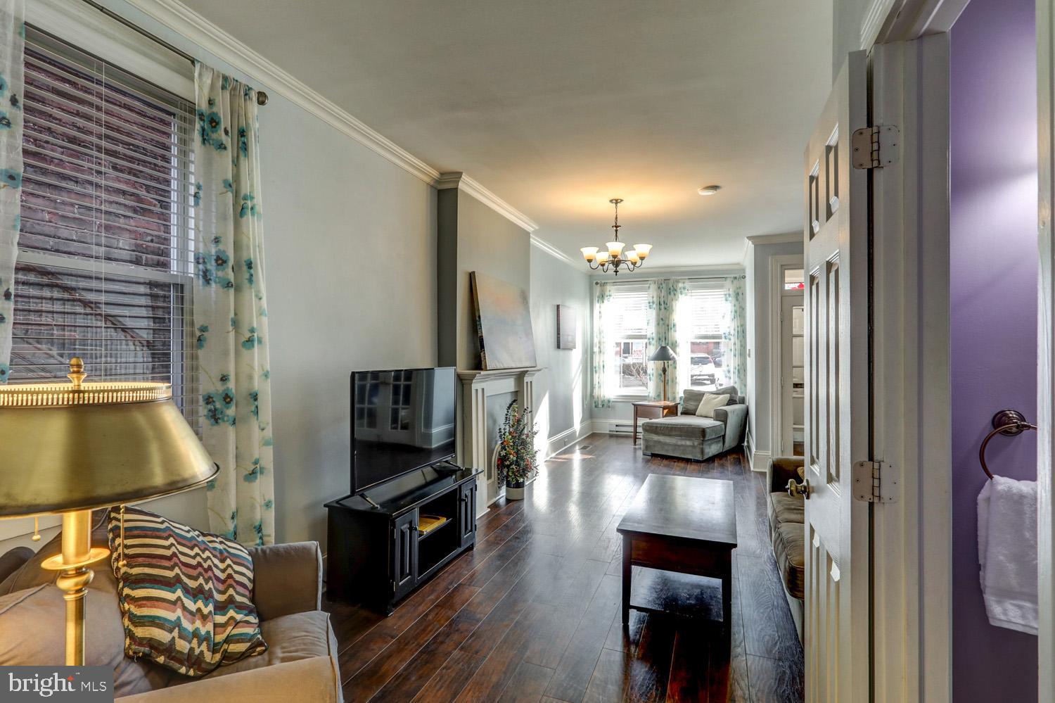 CHESTNUT HILL - Residential