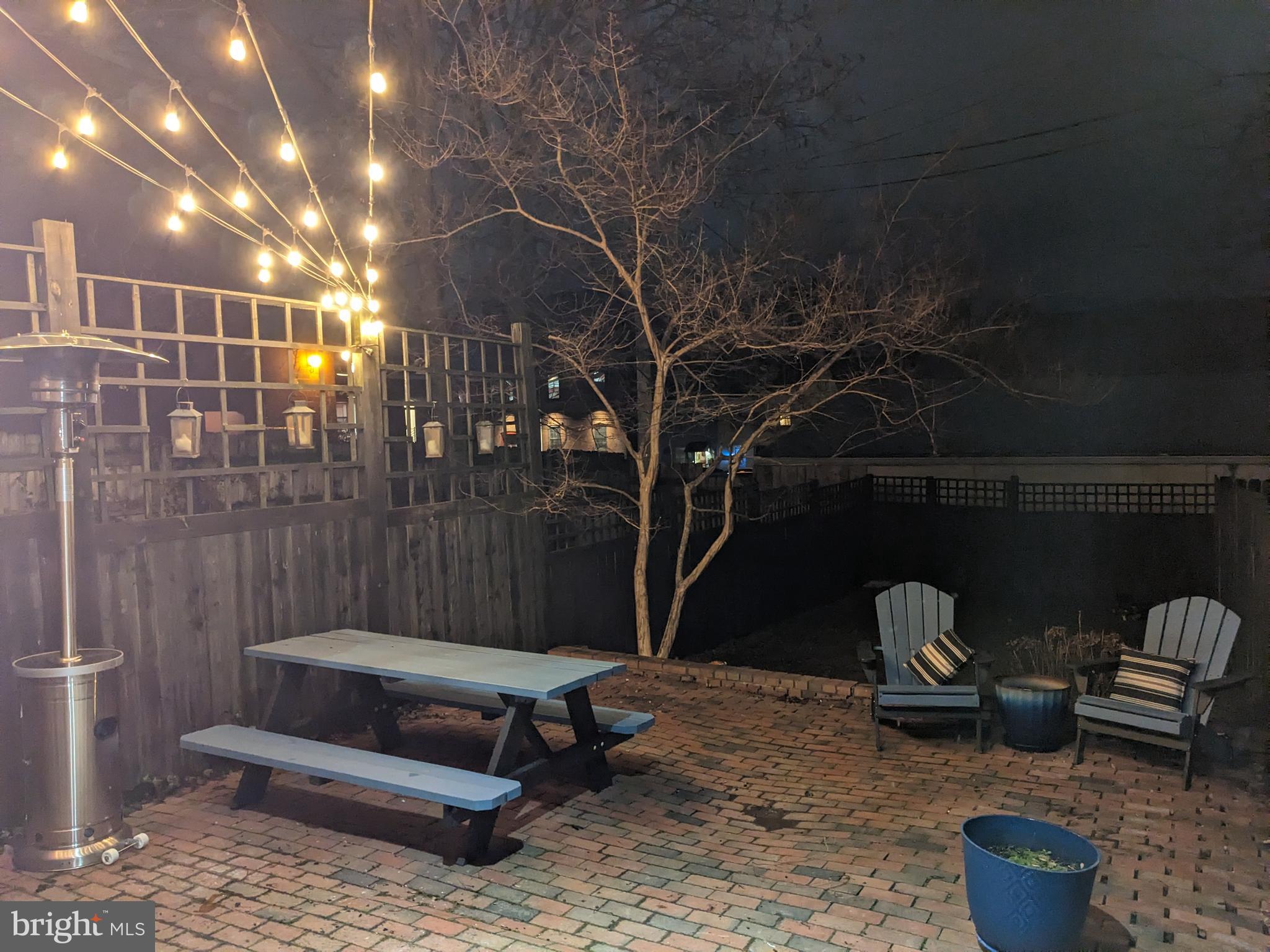 CHESTNUT HILL - Residential