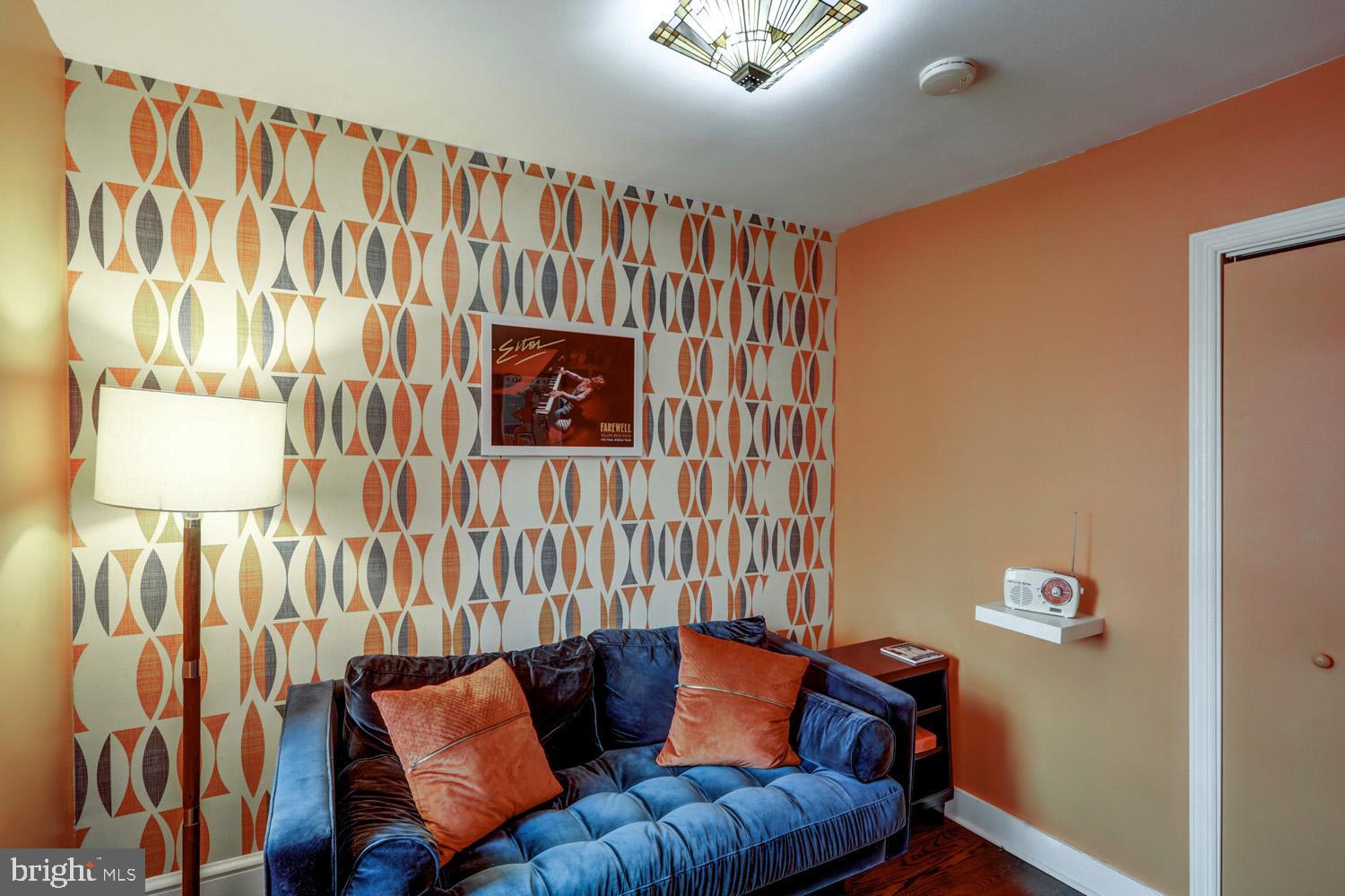 CHESTNUT HILL - Residential