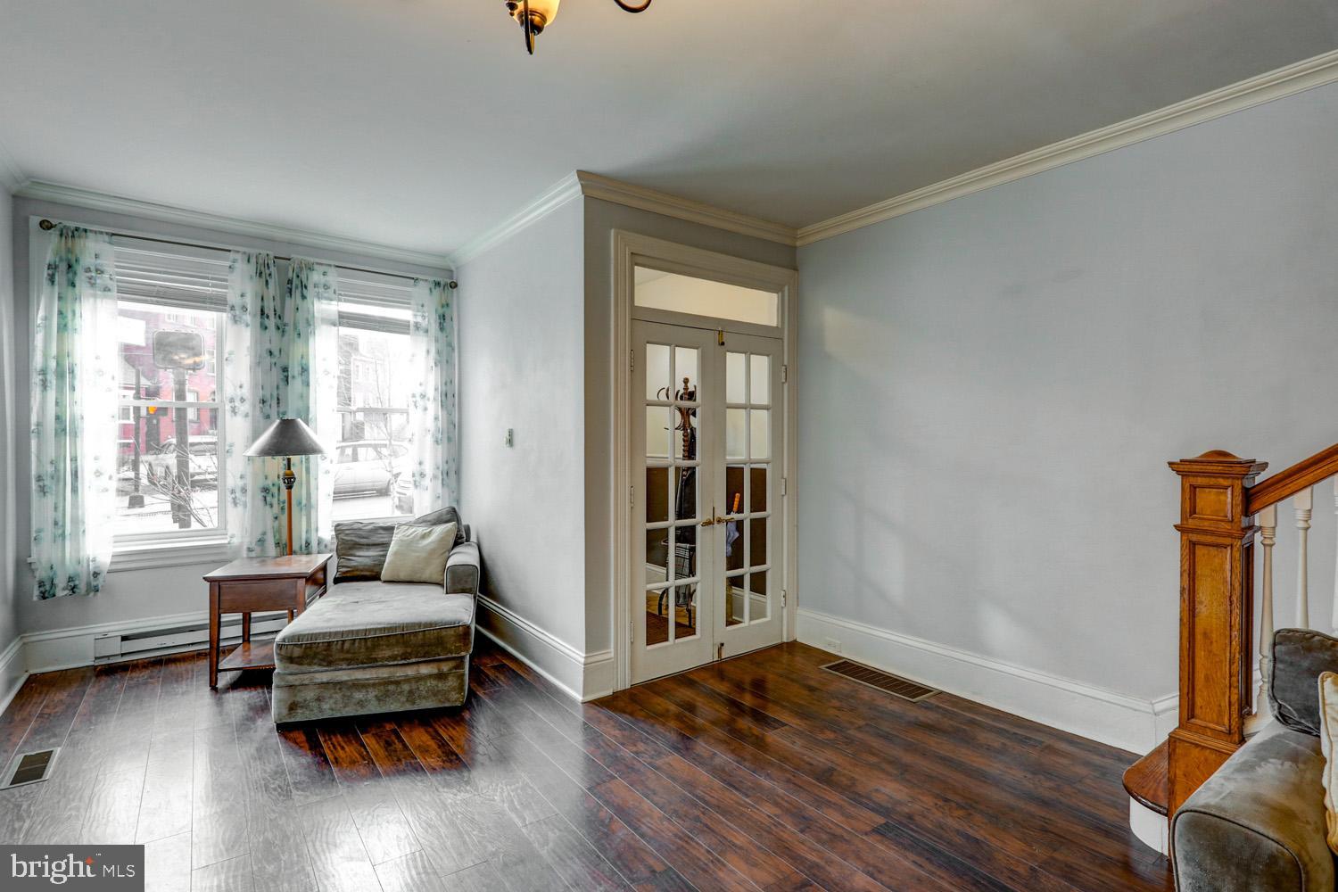 CHESTNUT HILL - Residential