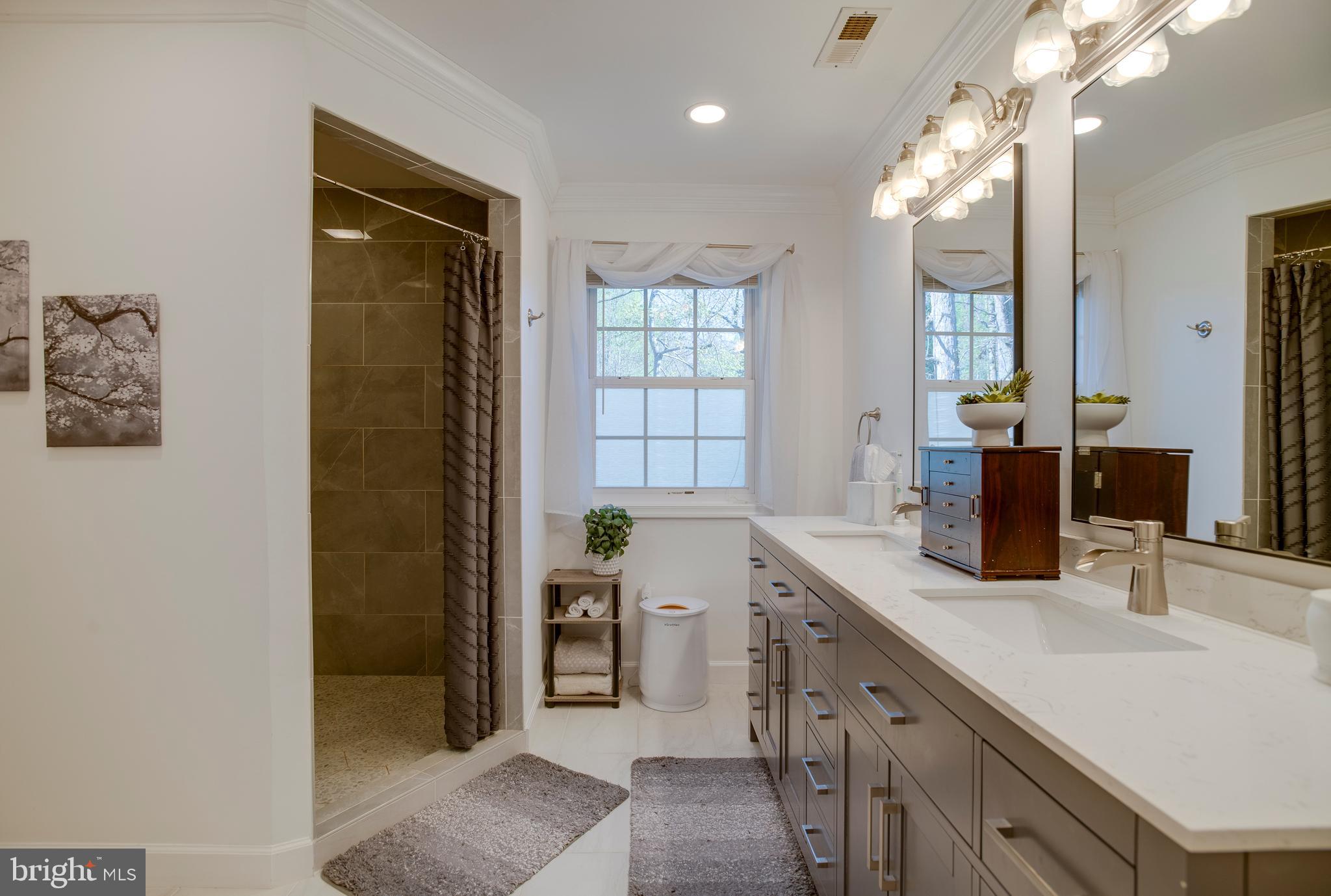 LAKE OF THE WOODS - Residential