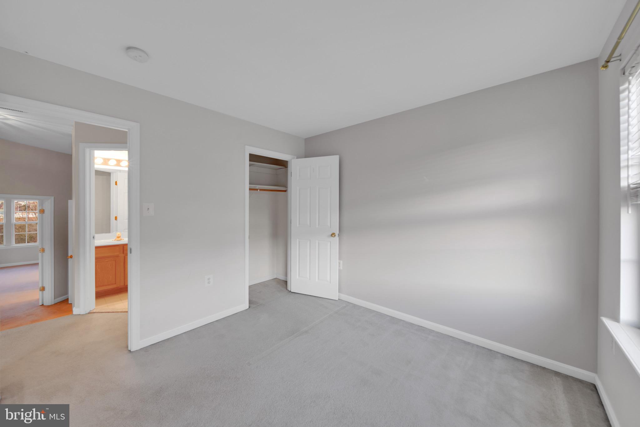 POTOMAC CROSSING - Residential