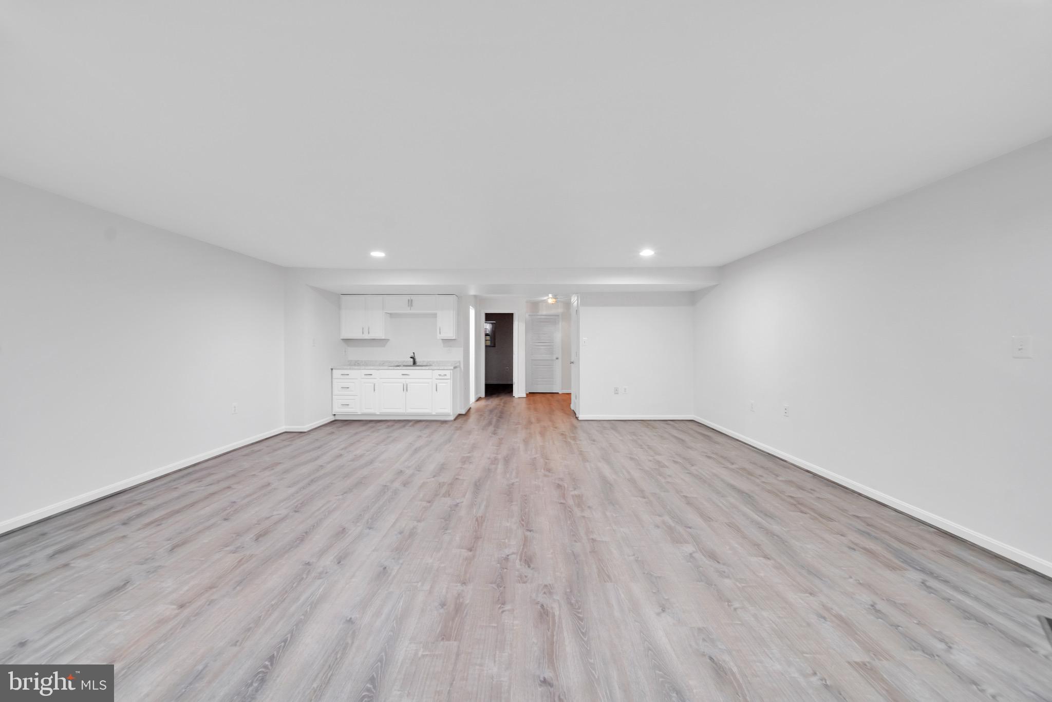 POTOMAC CROSSING - Residential