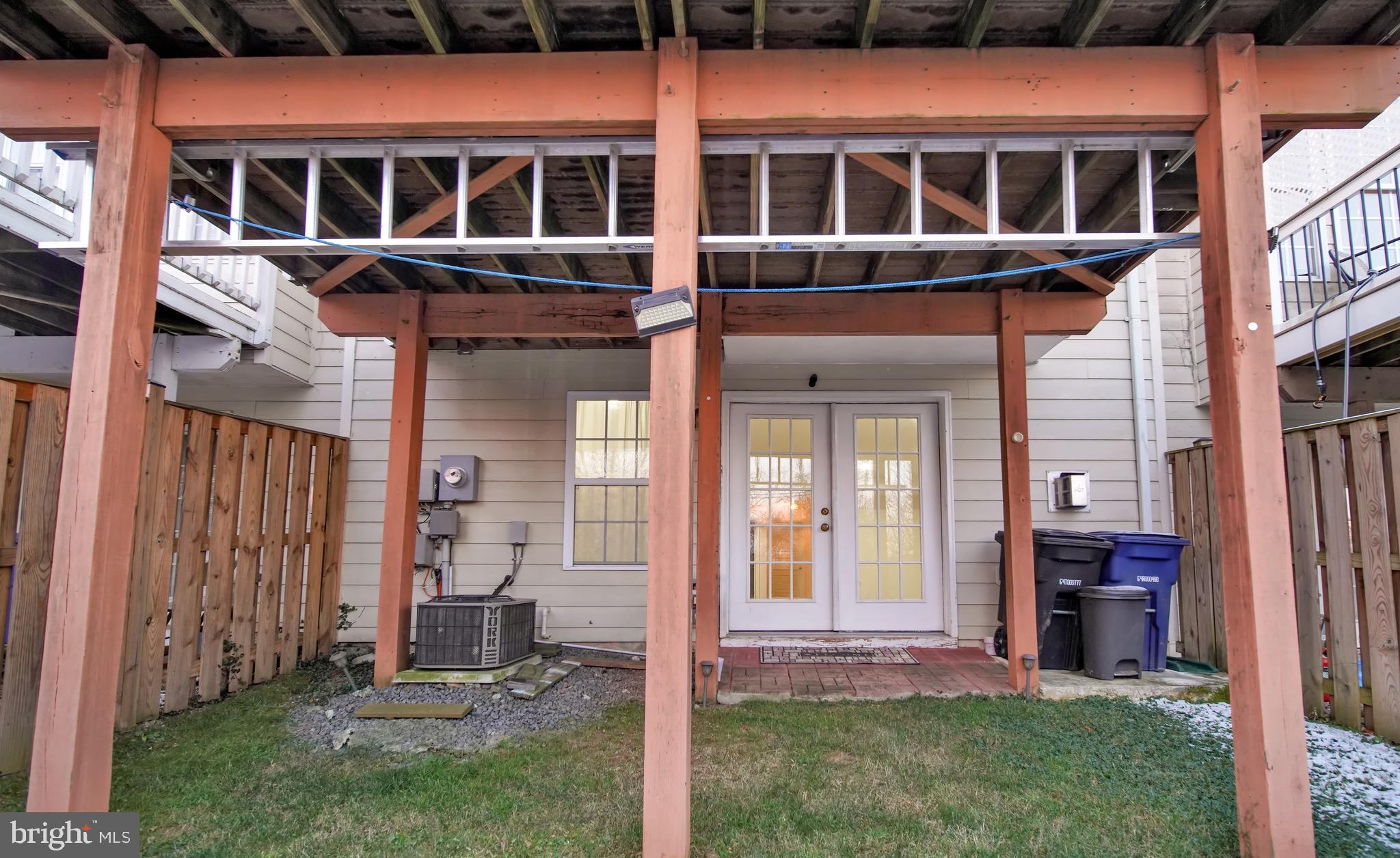 POTOMAC CROSSING - Residential