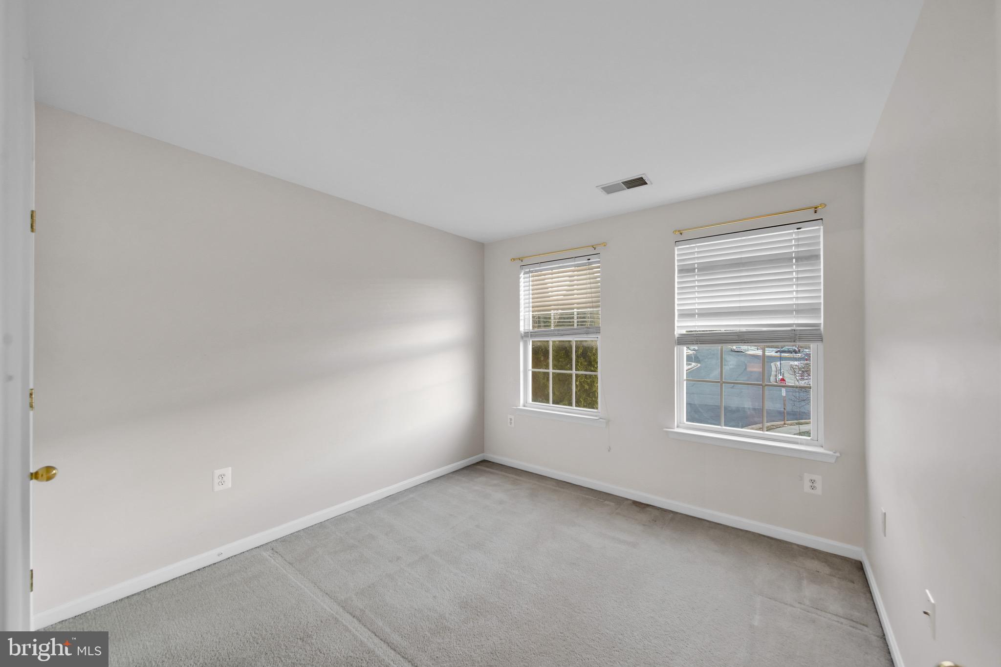 POTOMAC CROSSING - Residential