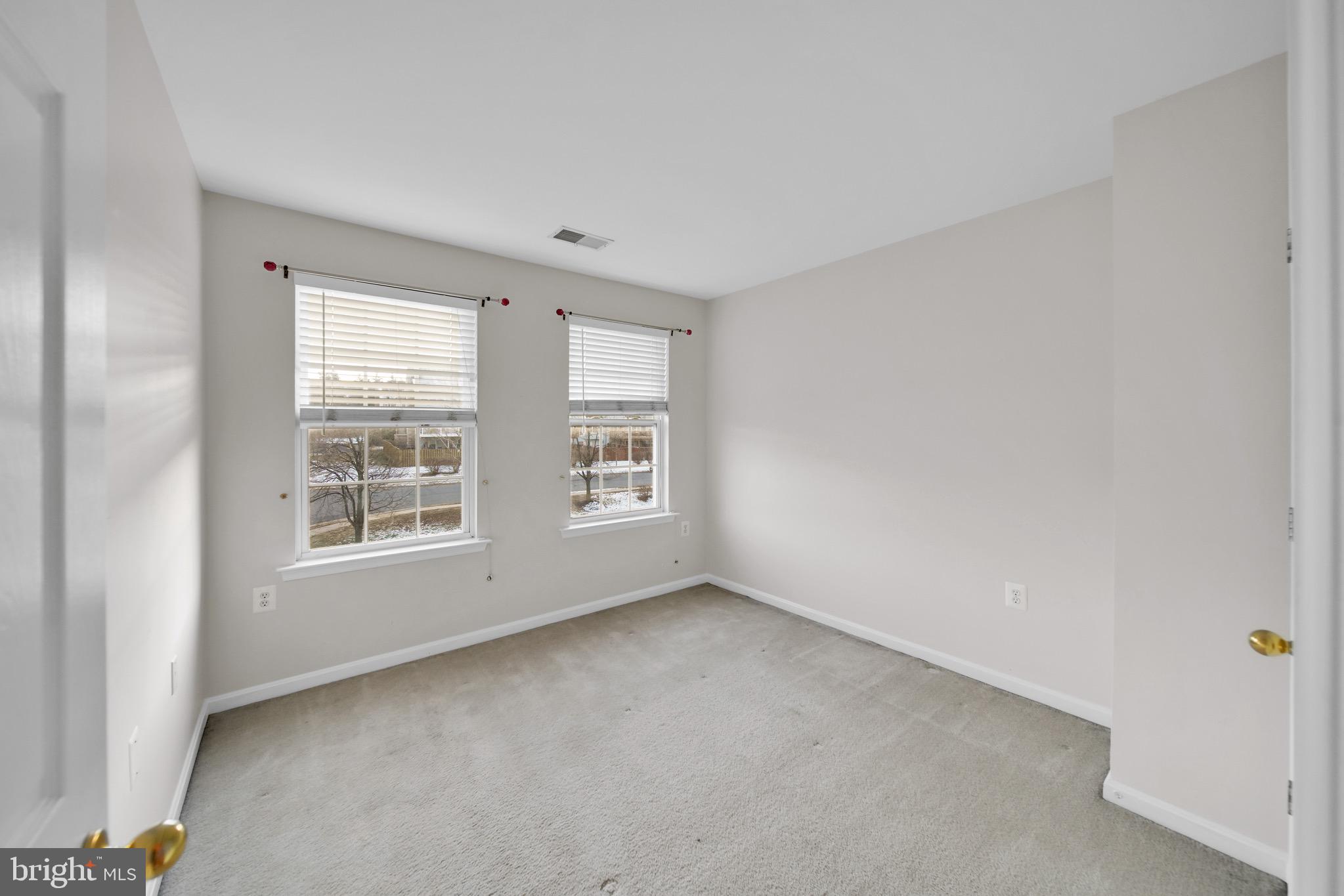 POTOMAC CROSSING - Residential