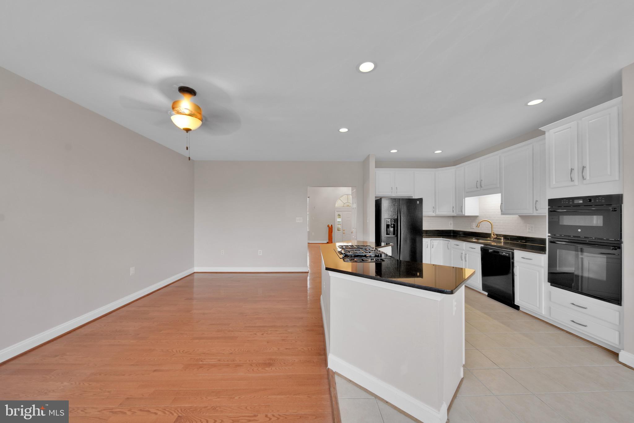 POTOMAC CROSSING - Residential