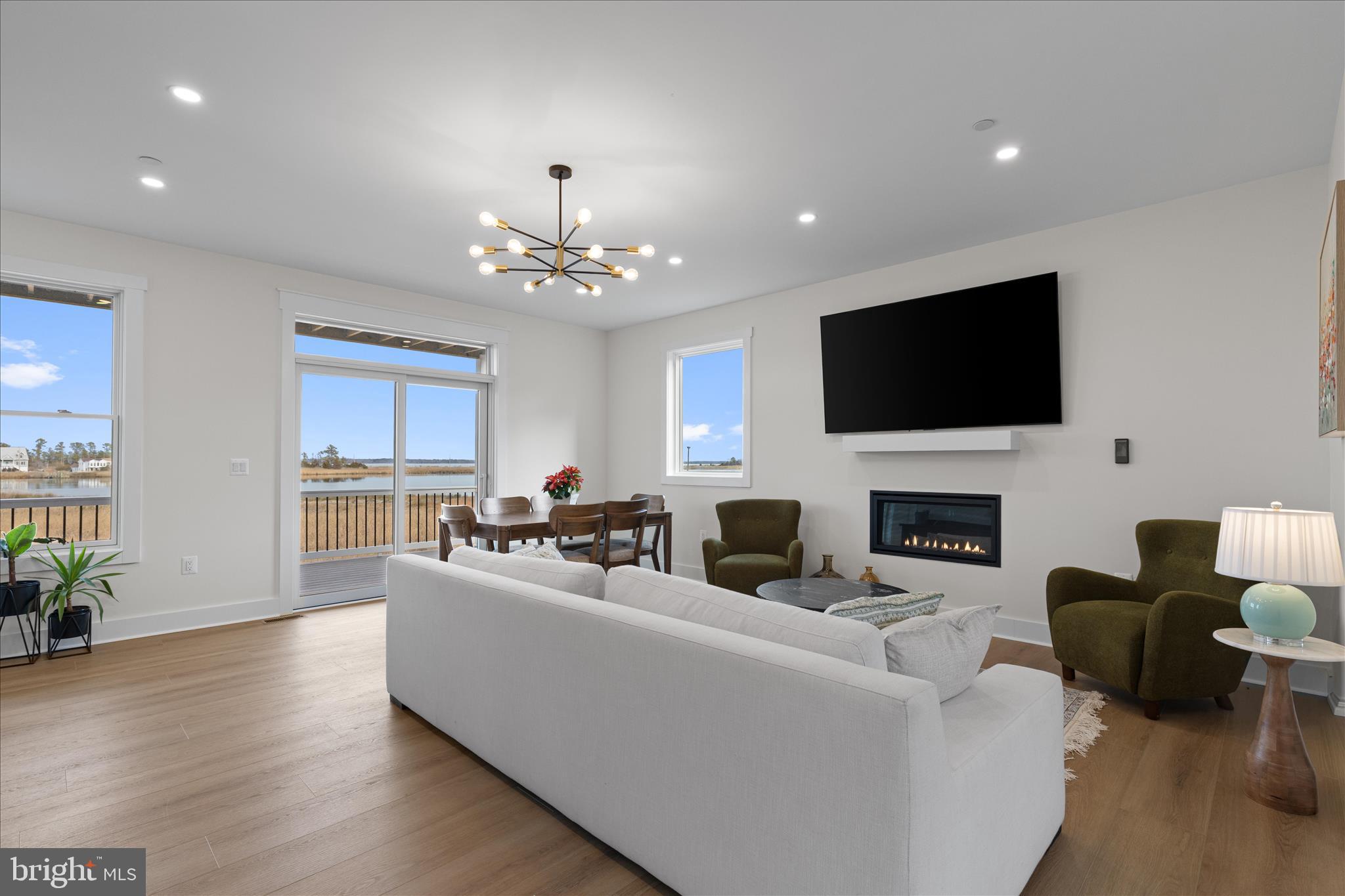 PINEY POINT - Residential