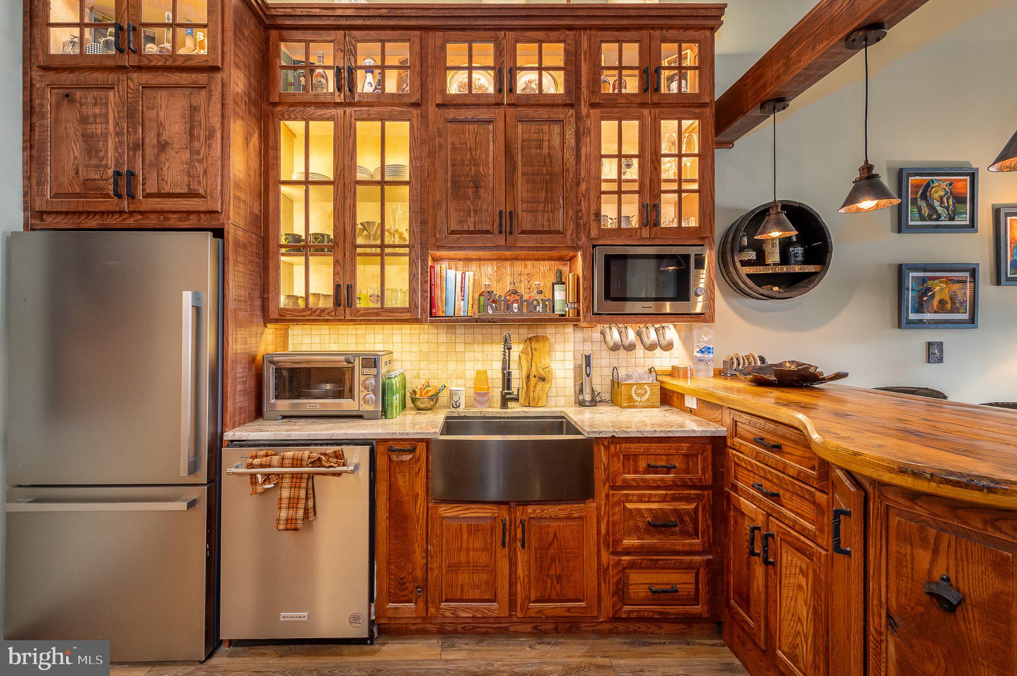 SILVER TREE SUITES - Residential