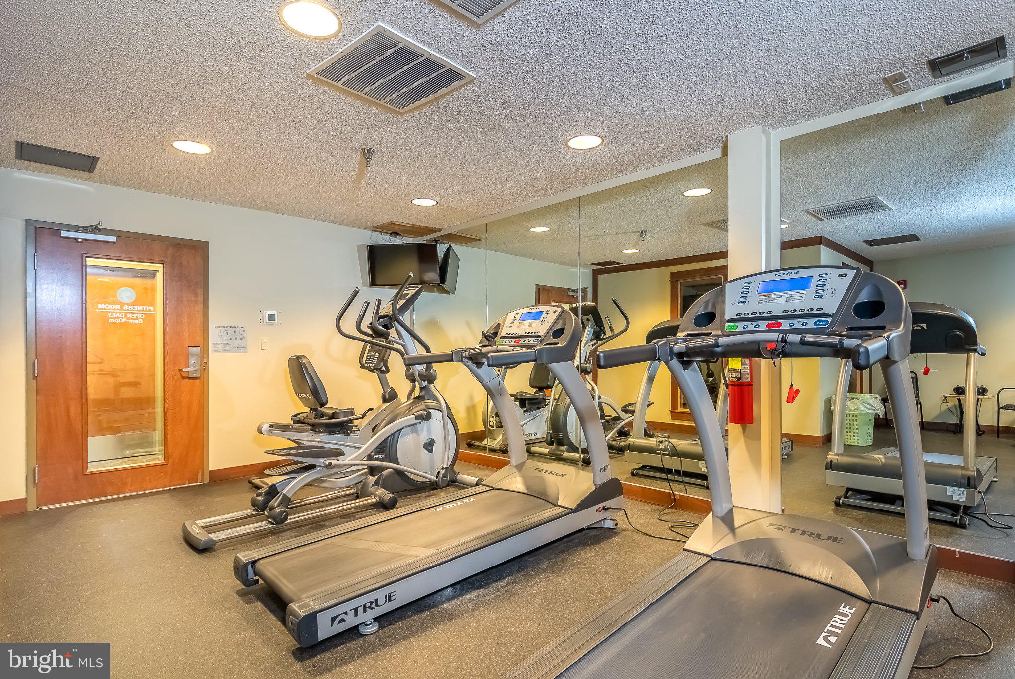 SILVER TREE SUITES - Residential