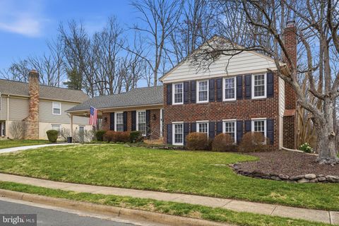 Photo of 12017 William And Mary Circle, WOODBRIDGE, VA 22192 (MLS # VAPW2114626)