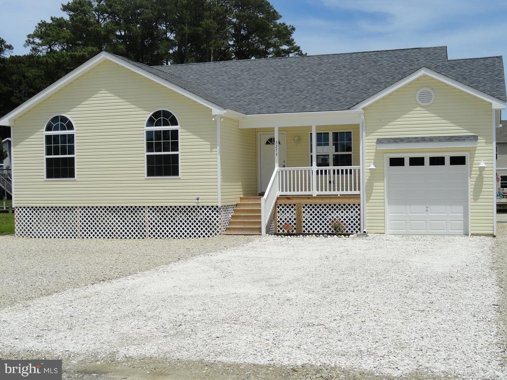 CAPTAIN'S COVE - Residential