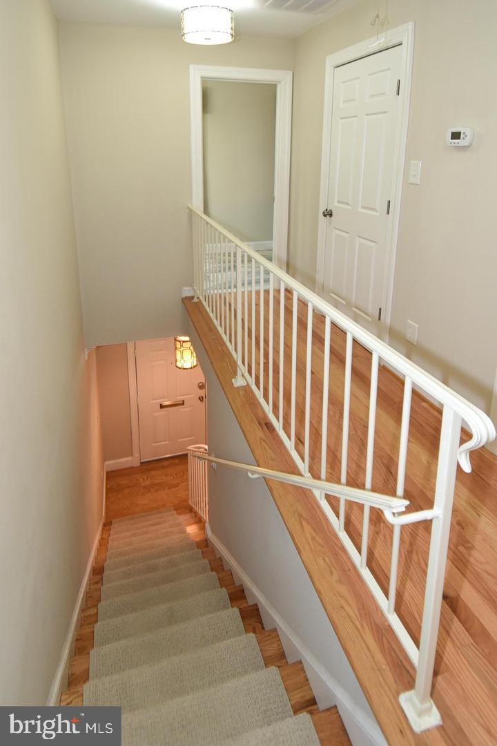 TOBACCO QUAY - Residential Lease