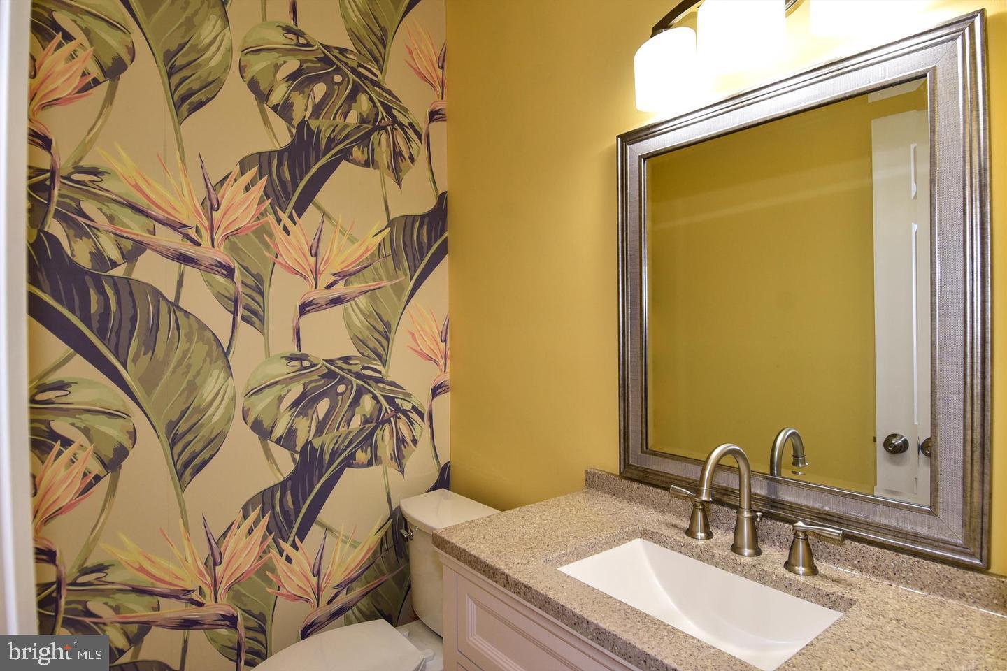 TOBACCO QUAY - Residential Lease