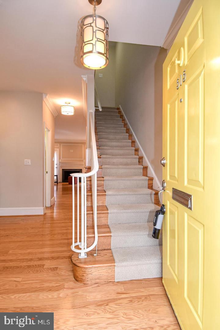 TOBACCO QUAY - Residential Lease