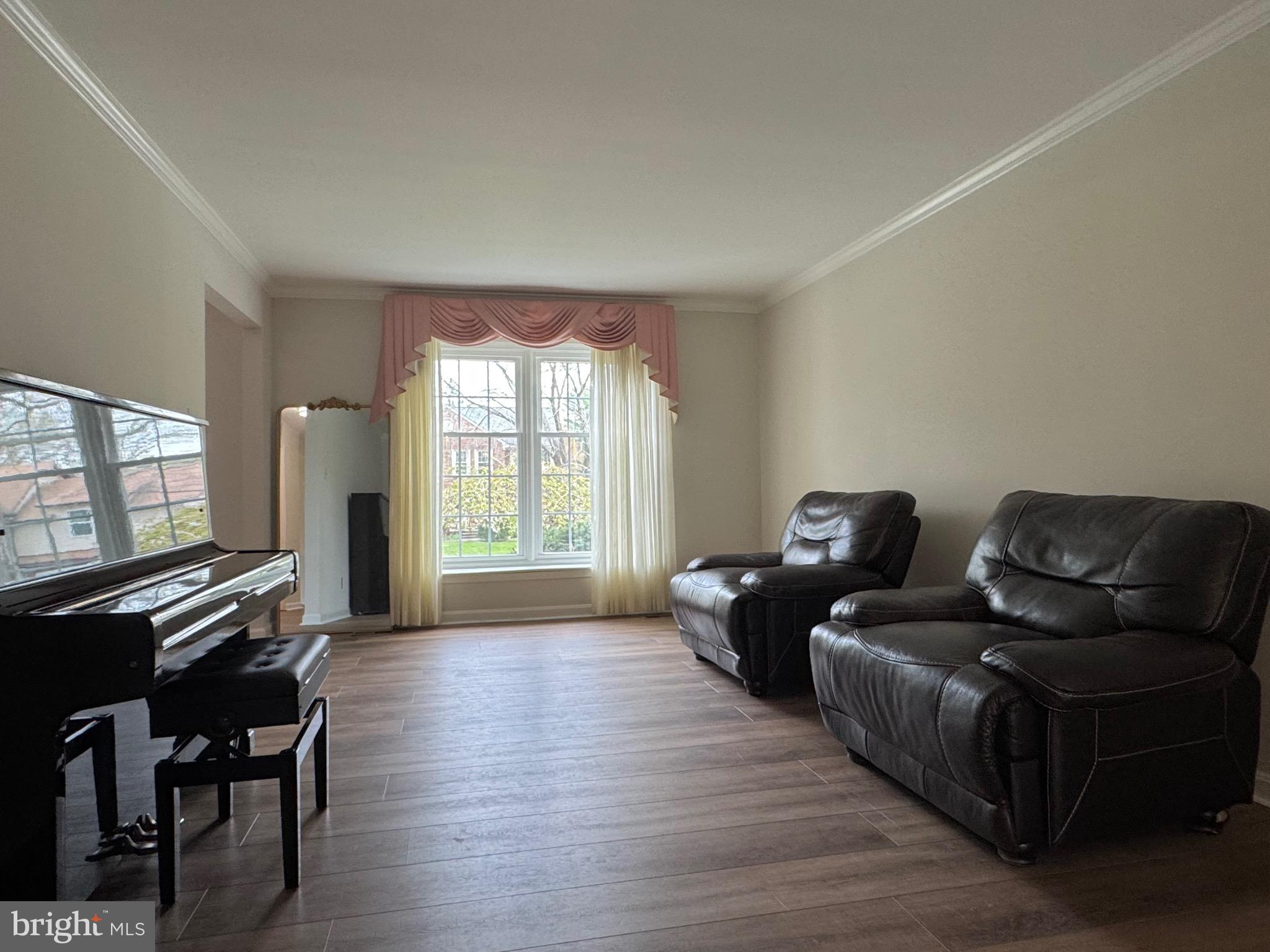 BURLEIGH MANOR - Residential