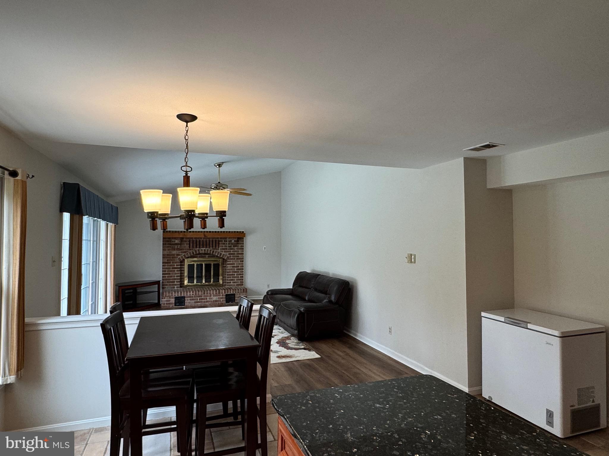 BURLEIGH MANOR - Residential