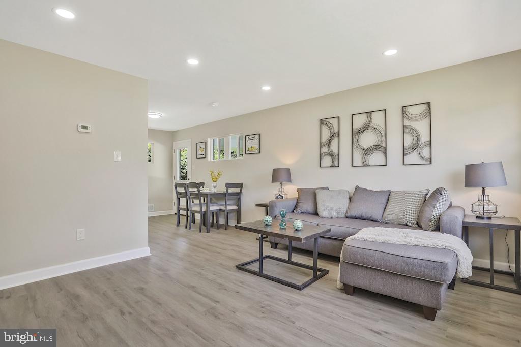 6420 WILLOWOOD LANE