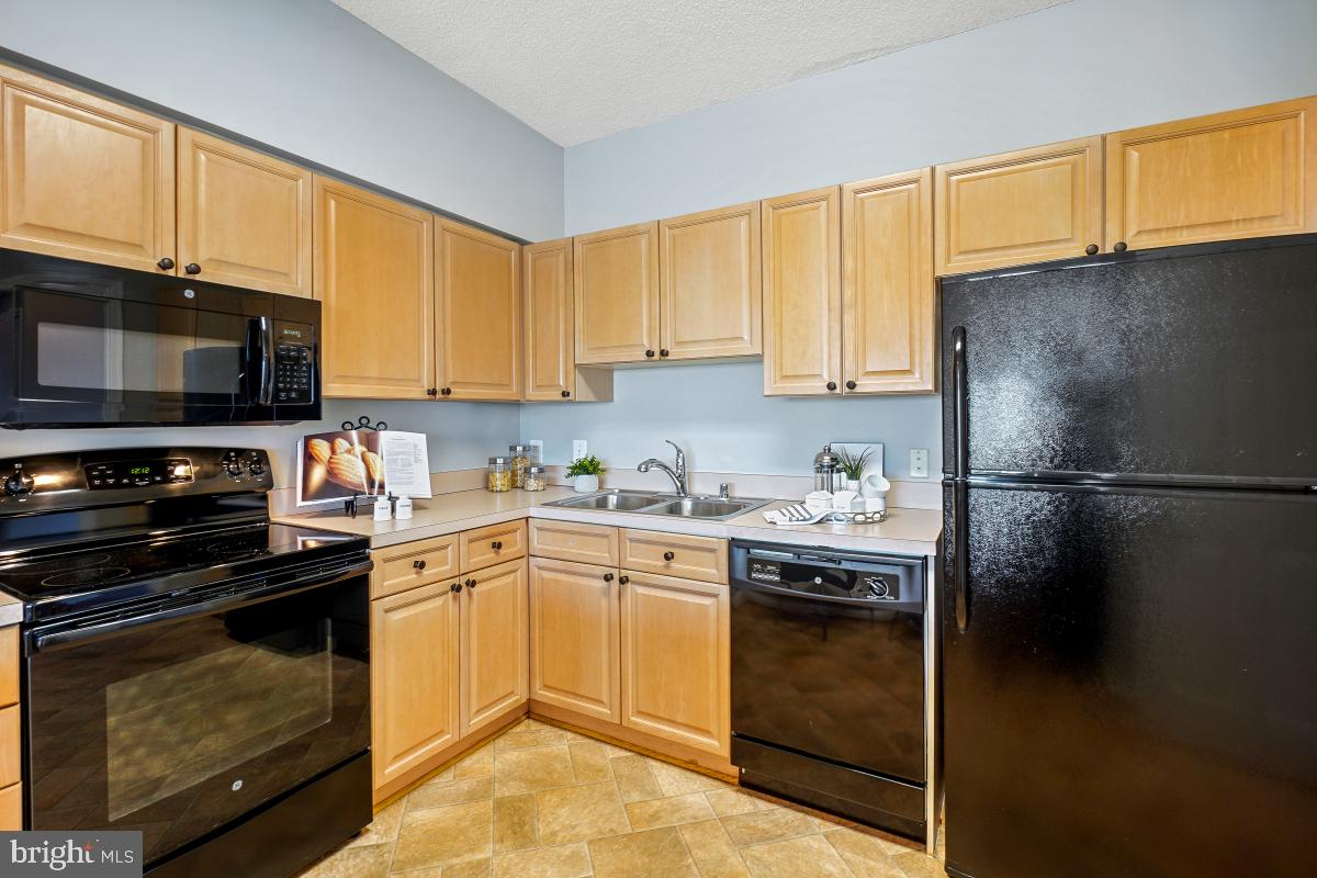 LEISURE WORLD - Residential