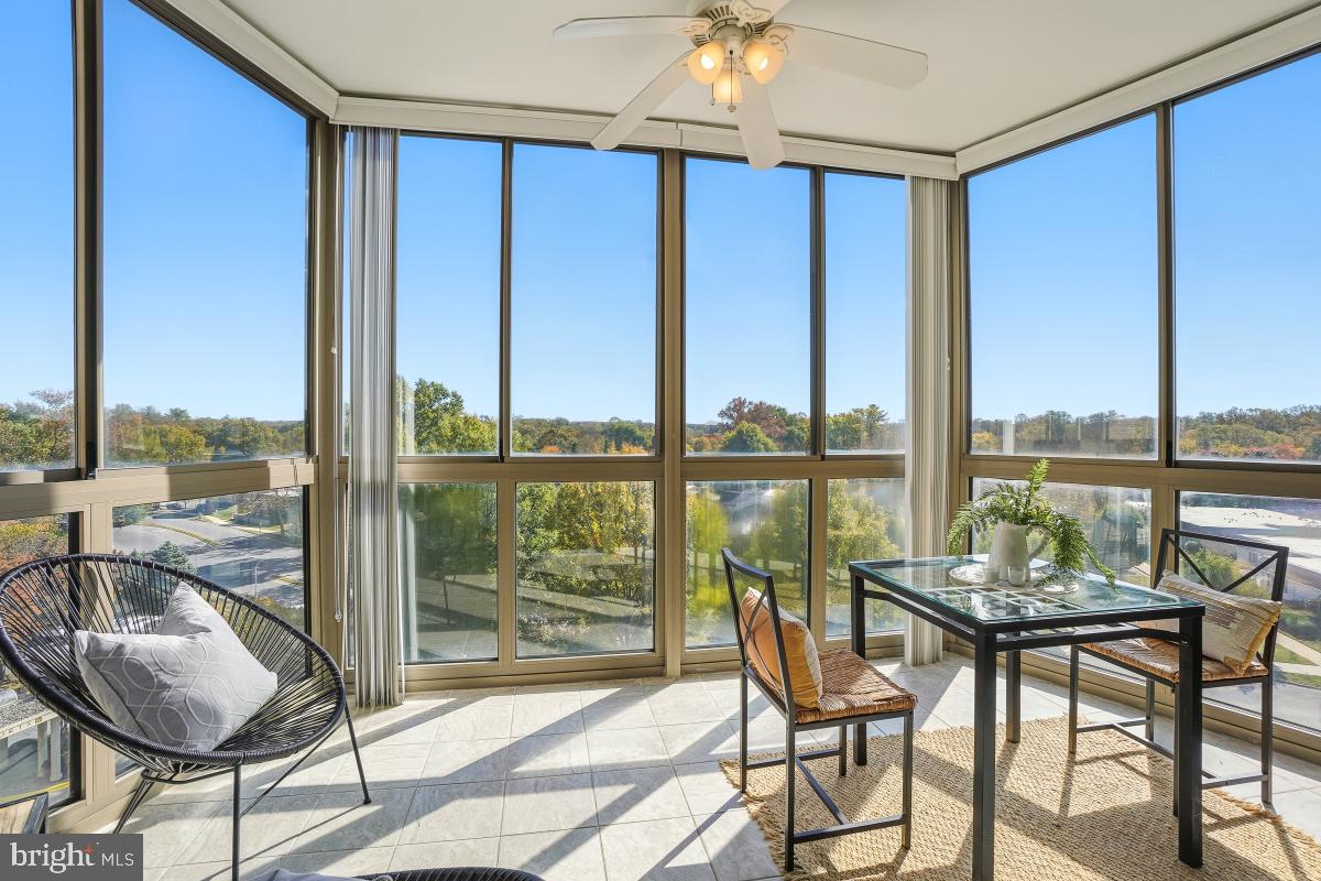 LEISURE WORLD - Residential