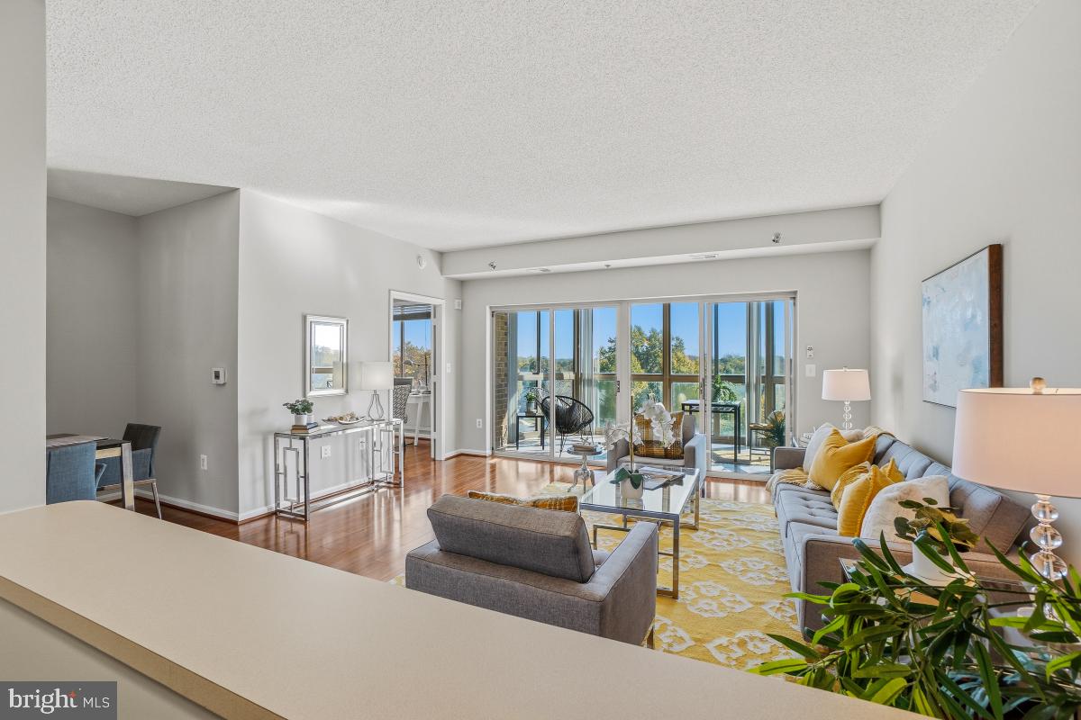 LEISURE WORLD - Residential