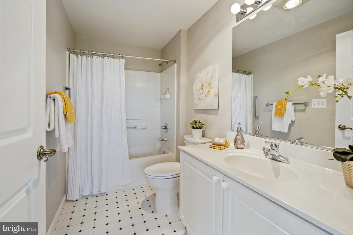 LEISURE WORLD - Residential