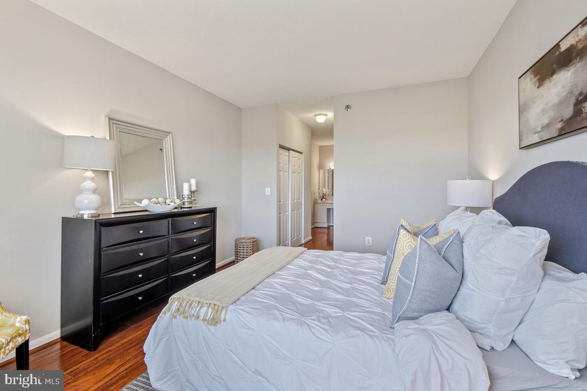 LEISURE WORLD - Residential