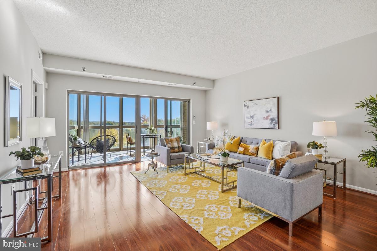 LEISURE WORLD - Residential