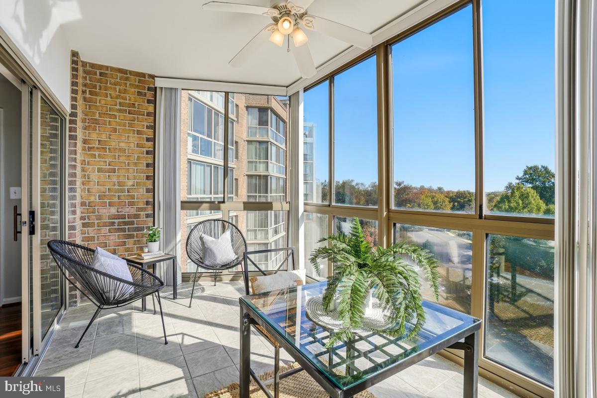 LEISURE WORLD - Residential