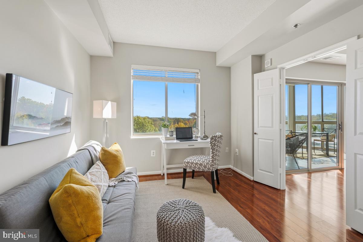 LEISURE WORLD - Residential