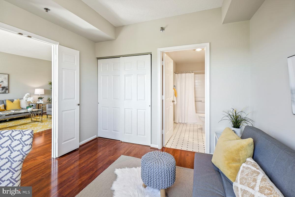 LEISURE WORLD - Residential