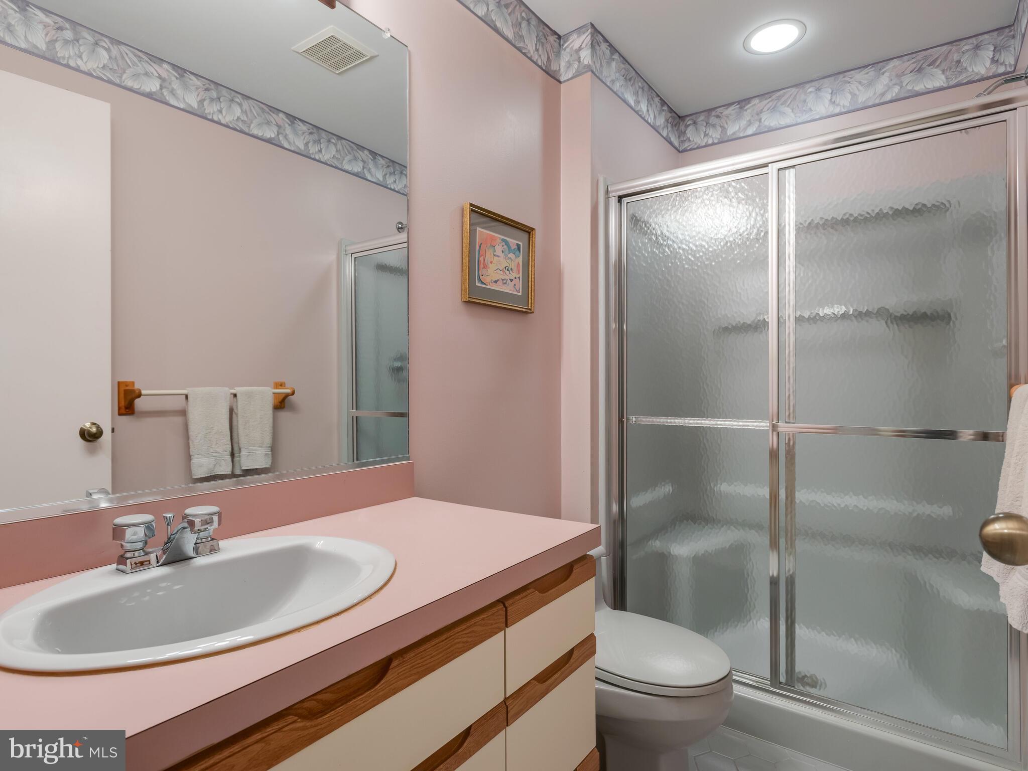 SHADOW OAK - Residential