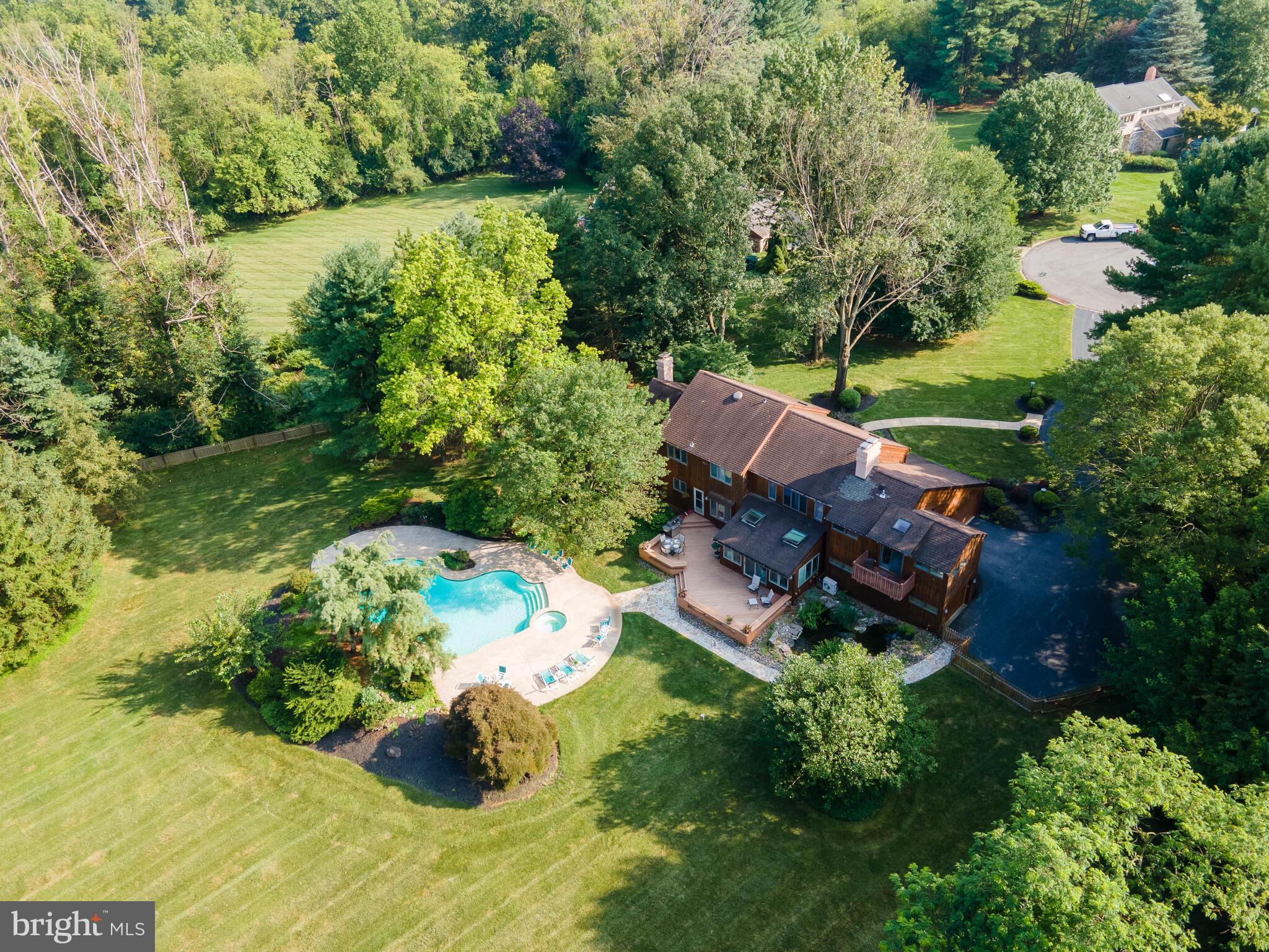 SHADOW OAK - Residential